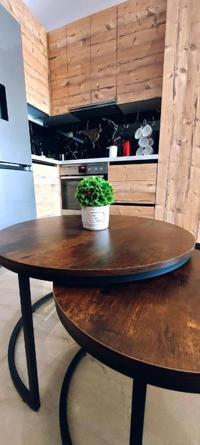 Black Flox Apartment Drama Bagian luar foto